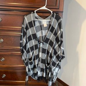 Shall - with pockets and buckle. Size XS